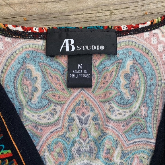 Beautiful bohemian short-sleeve dress (medium) - Picture 2 of 3